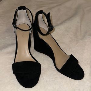 Ann Taylor black suede wedges size 6